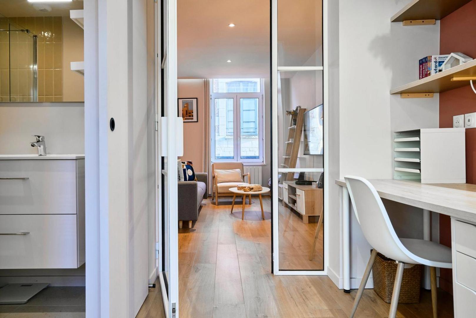 Apartment With Parking In The Heart Of Old ลีลล์ ภายนอก รูปภาพ